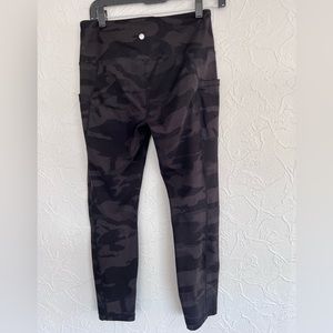 Yogalicious Lux Hi Rise Ankle Length Black Camo Leggings SZ MEDIUM